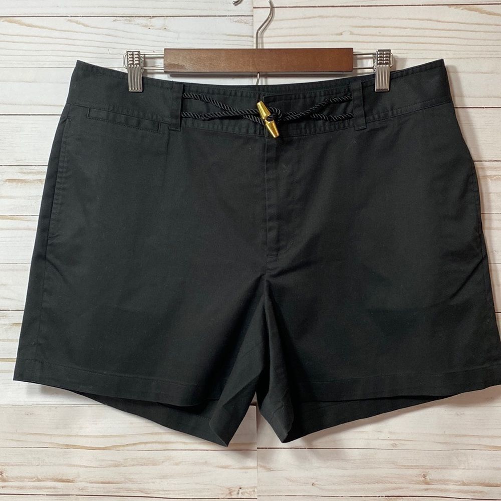 Lauren Ralph Lauren Women's Black Dress Shorts With Nautical Belt Clip
